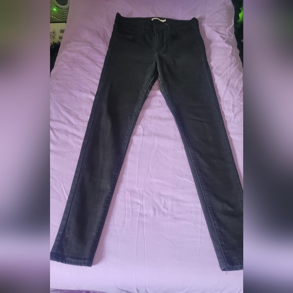 Levi's Women's High Rise Black Jeans - Picture 2 of 9